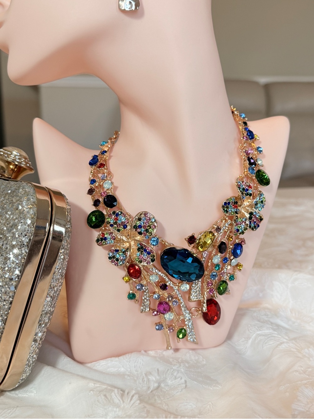 Multicolor Crystal Statement Necklace. - Picture 4 of 8